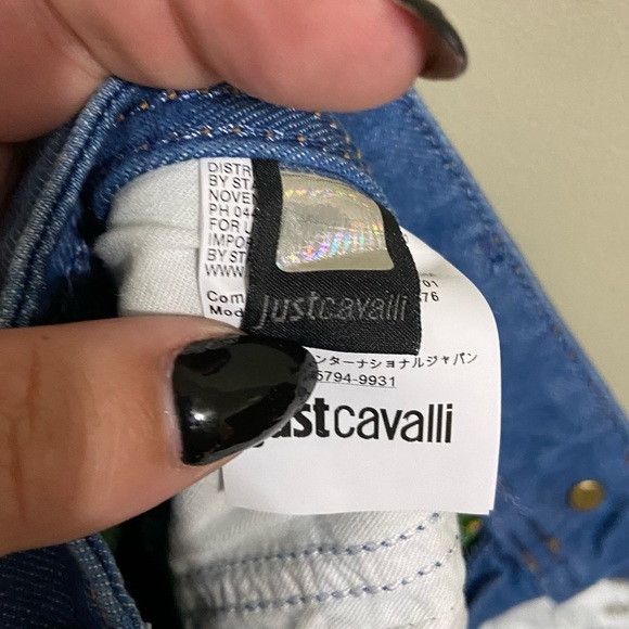 New with tags Just Cavalli Y2K low rise wide leg jeans. Gold tag on back. - Picture 5 of 6